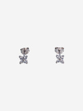 Load image into Gallery viewer, 925 Sterling Silver Flower Stud Earrings Silver
