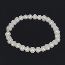 Load and play video in Gallery viewer, Freshwater Pearl Bracelet
